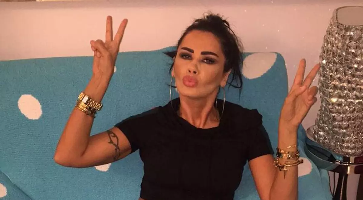 Oana Zăvoranu și-a creat propriul parfum. Ce sumă trebuie să dai ca să îl ai. "Este pasional"