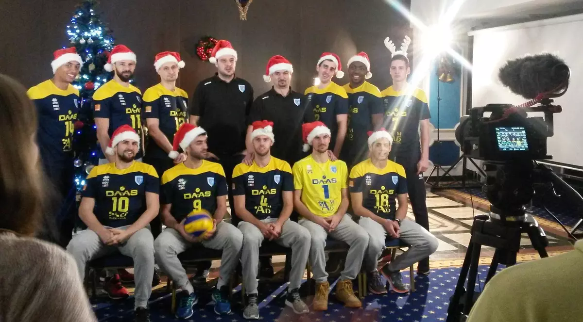 Tricolorul LMV Ploiești, ședință foto specială de Crăciun