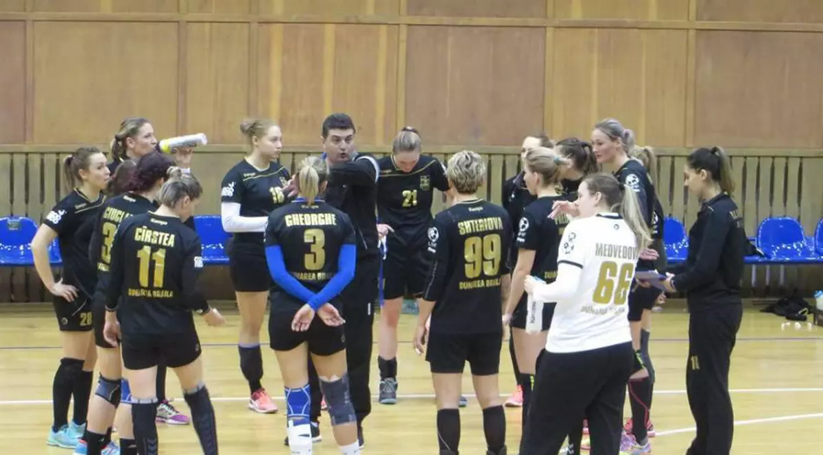 Meciuri amicale de handbal feminin. SCM Craiova a câștigat turneul de la la Zalău, Brăila a învins acasă și Corona a cucerit trofeul ”Minaur”