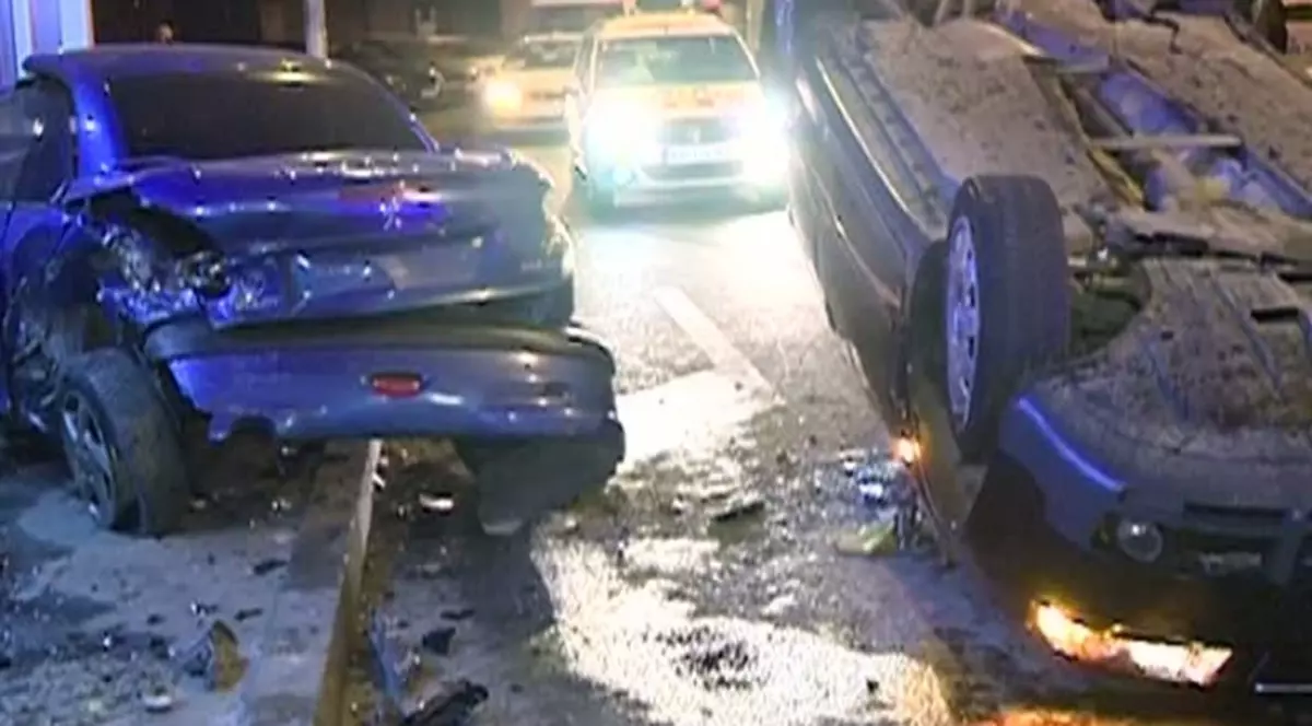 Mașină răsturnată pe bulevardul Iuliu Maniu
