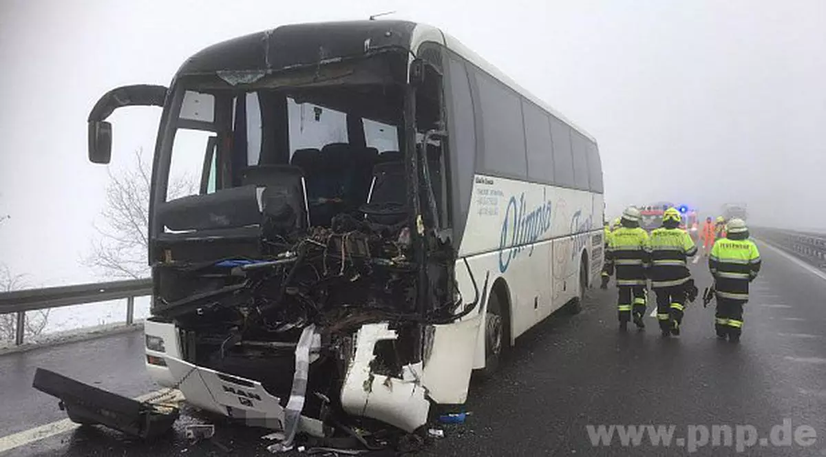 Nouă răniți în Germania într-un accident în care a fost implicat un autorcar românesc