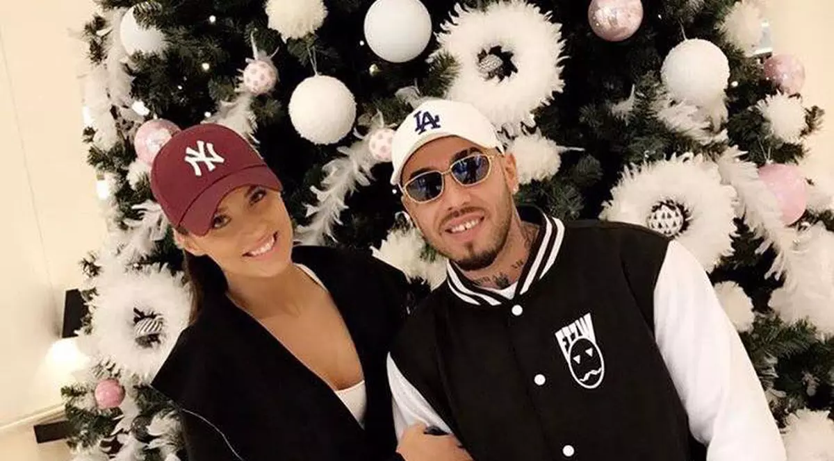 Antonia, alături de cei doi băieți ai săi de Crăciun. Ce mult au crescut Dominic și Akim