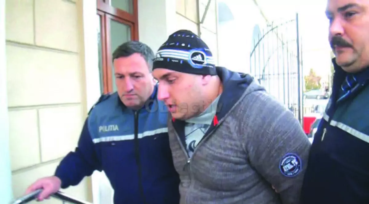 Alexandru Huțuleac, interlopul care a lovit cu sabia un polițist, a fost arestat preventiv