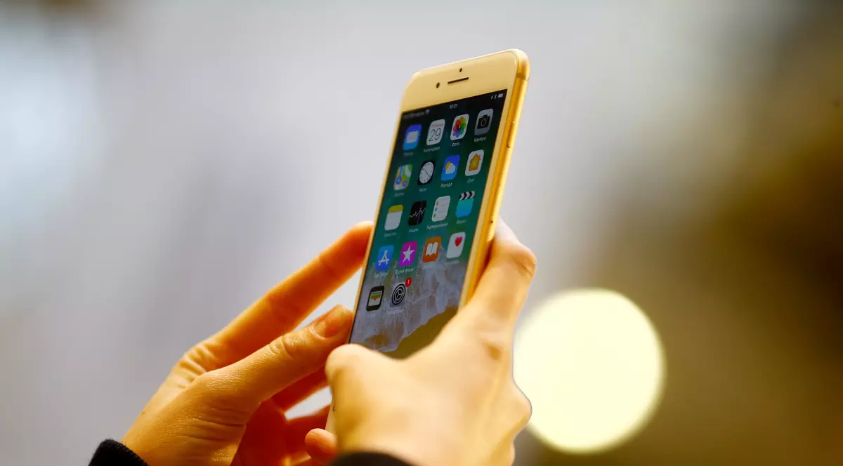 Apple, dată în judecată pentru că limitează performanța iPhone. iPhone 8