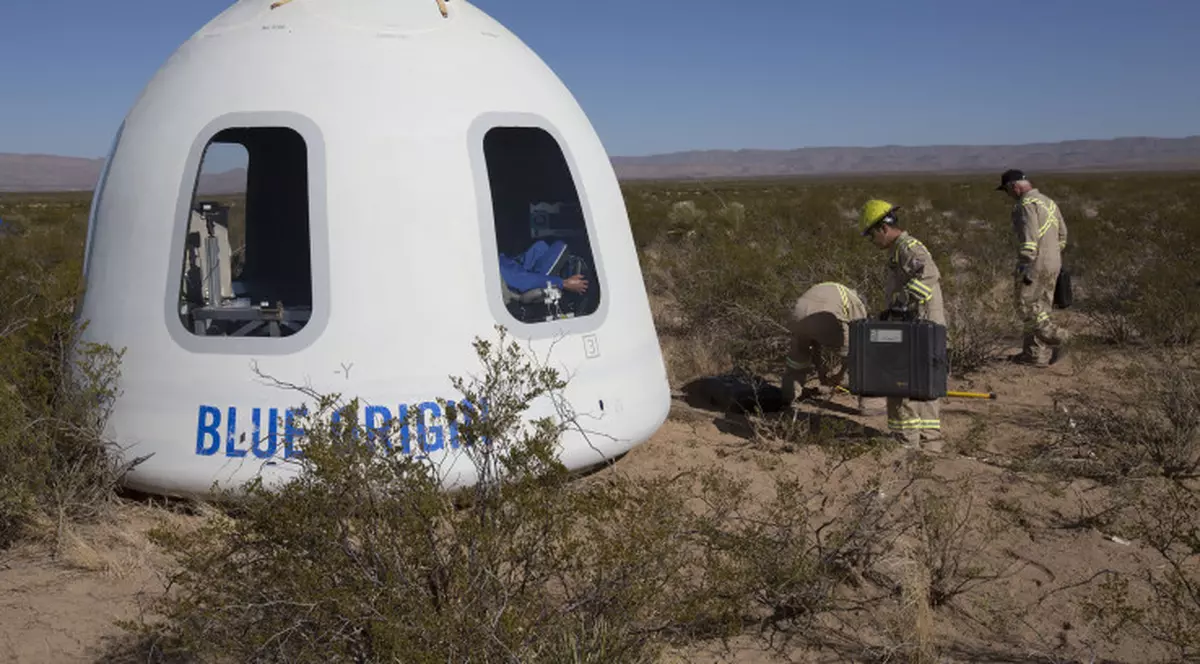 A fost lansată cu succes prima rachetă care ar putea duce turiști în spațiu