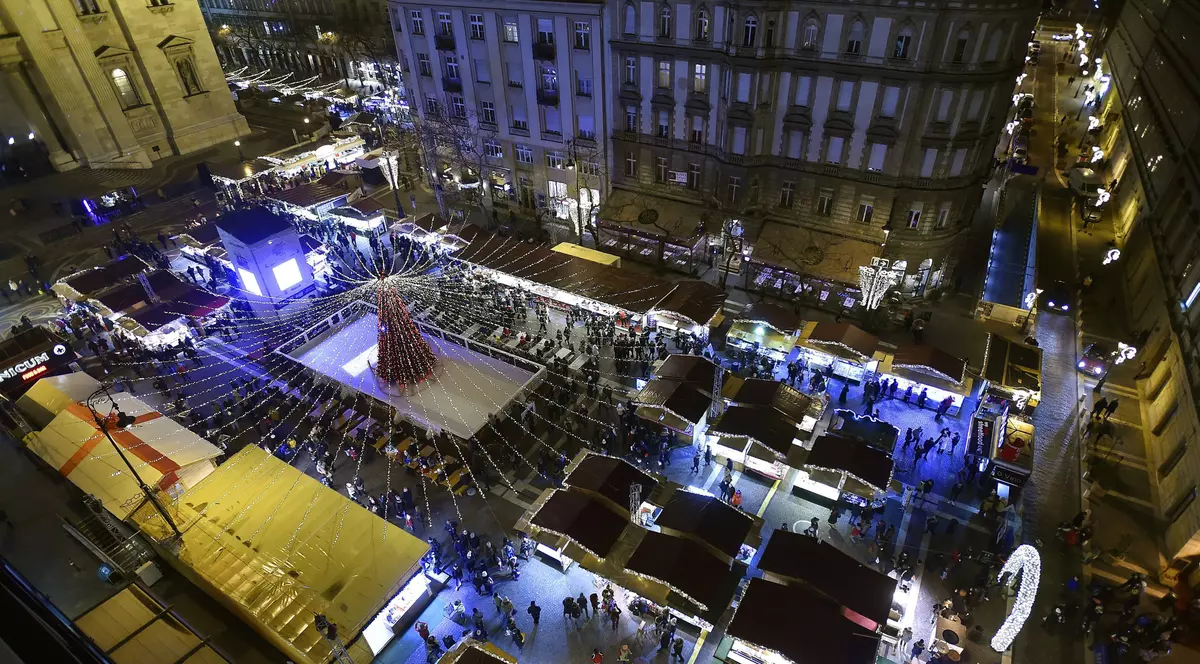 FOTO | Cele mai frumoase târguri de Crăciun din Europa. Măsuri de securitate extraordinare, pe fondul amenințării teroriste