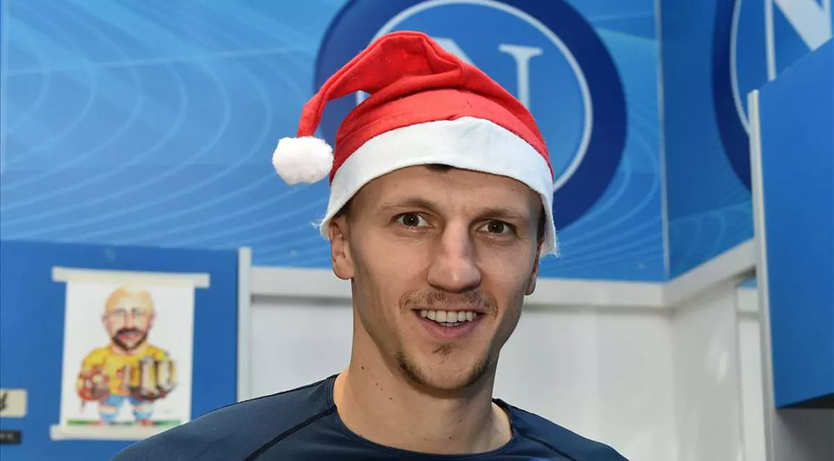 Vlad Chiricheș, doar rol de Moș Crăciun la Napoli. Plus o petrecere în pijamale / GALERIE FOTO