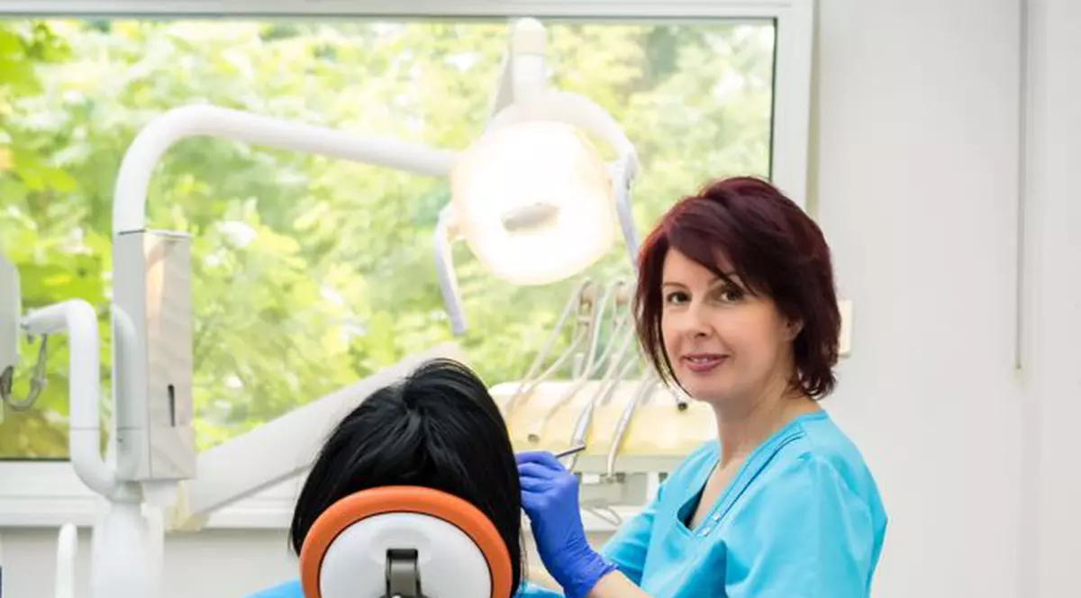 Semne care trebuie să te trimită de urgență la dentist