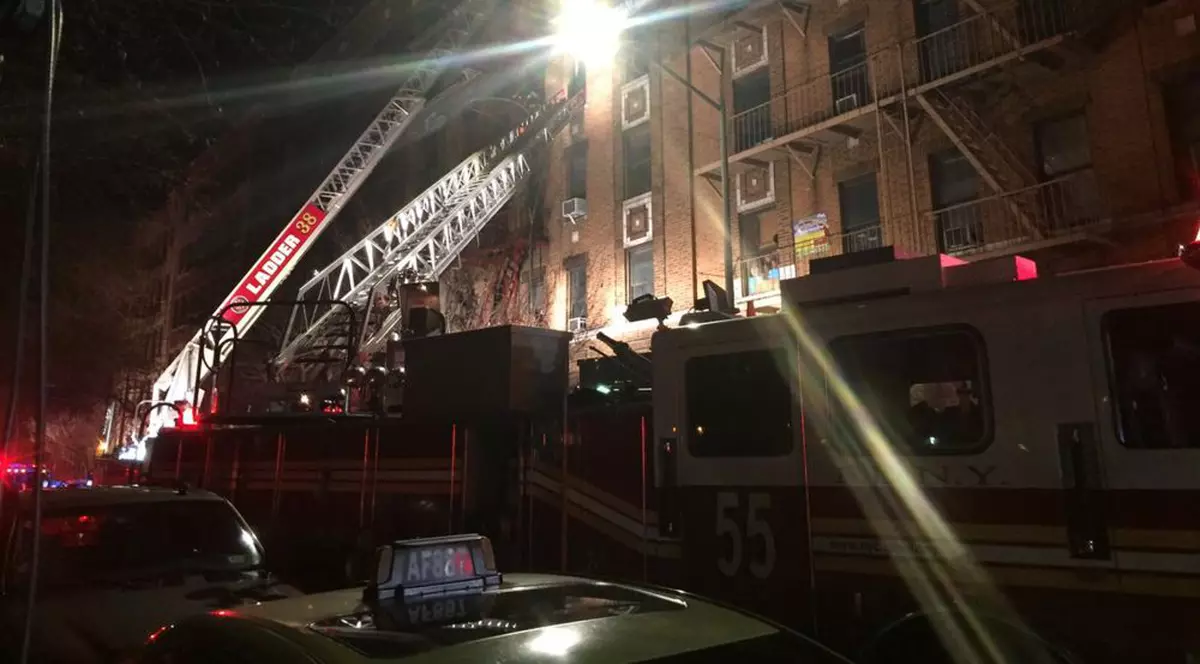 Incendiu în Bronx, New York. Cel puțin 12 morți, printre care un copil de un an