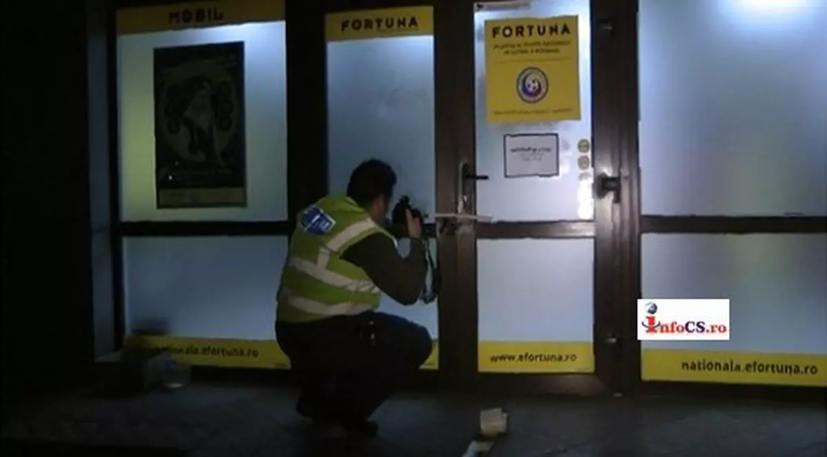 Jaf la o casă de pariuri din Reșița. Hoții au furat cu totul seiful