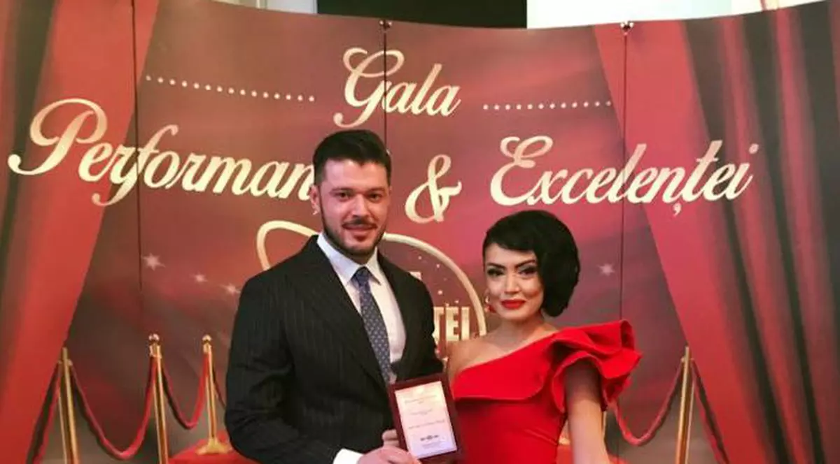 Andreea Mantea, în pat cu Victor Slav. Imaginea a ajuns pe net