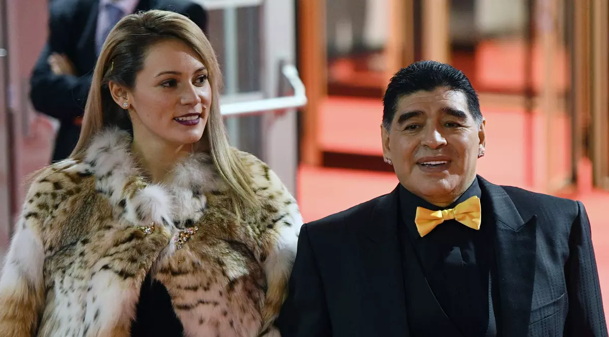 Ce a făcut iubita lui Maradona în public. A fost criticată dur | FOTO