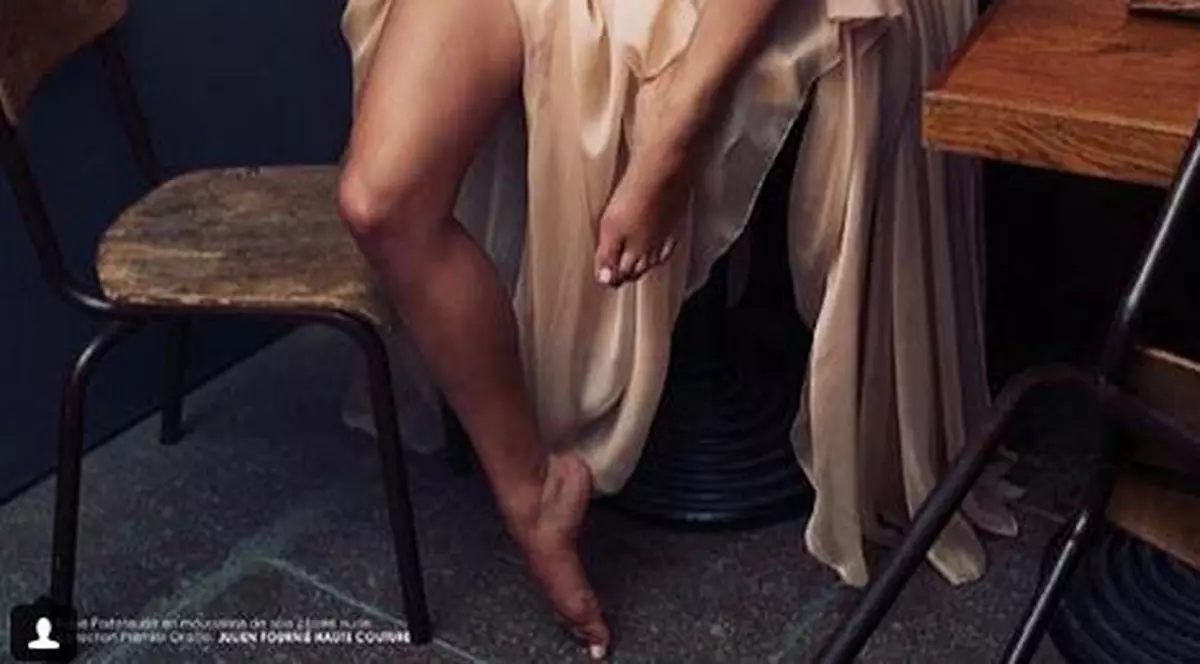 Catrinel Menghia a pozat complet goală. Și-a arătat posteiorul în totă splendoarea, în ipostaza asta nici că ai mai văzut-o vreodată