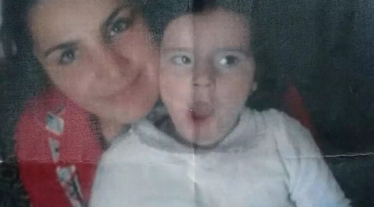 O mamă și fiica ei de doi ani au dispărut de cinci zile. Apropiații vorbesc de neînțelegeri mai vechi dintre femeie și concubinul părăsit al acesteia