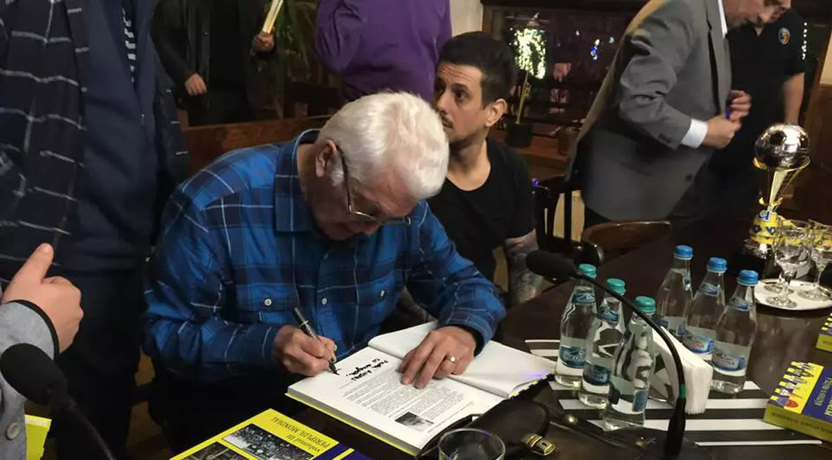 Petrolul Ploiești, în fața istoriei. S-a lansat al treilea volum despre echipa prahoveană / VIDEO