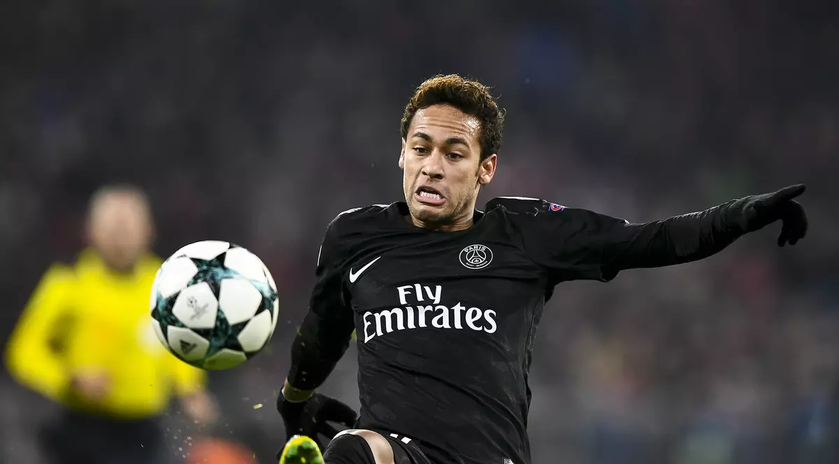 Neymar, fotbalistul lunii decembrie în Franţa