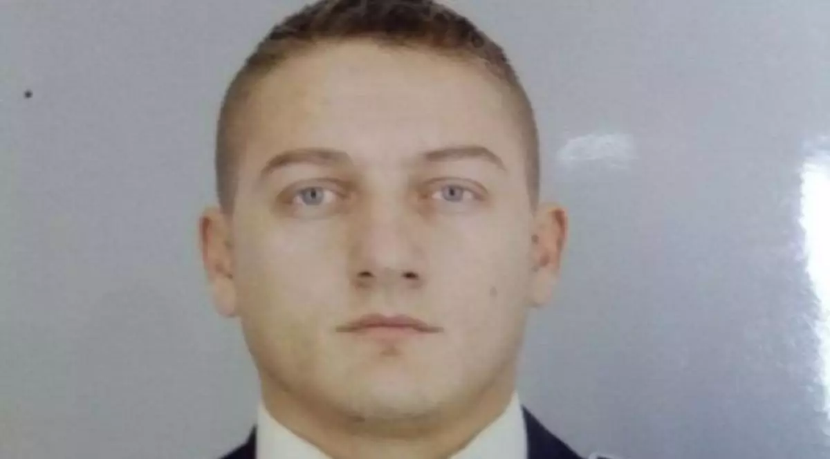 Colegii polițistului tăiat cu sabia i-au procurat un antibiotic