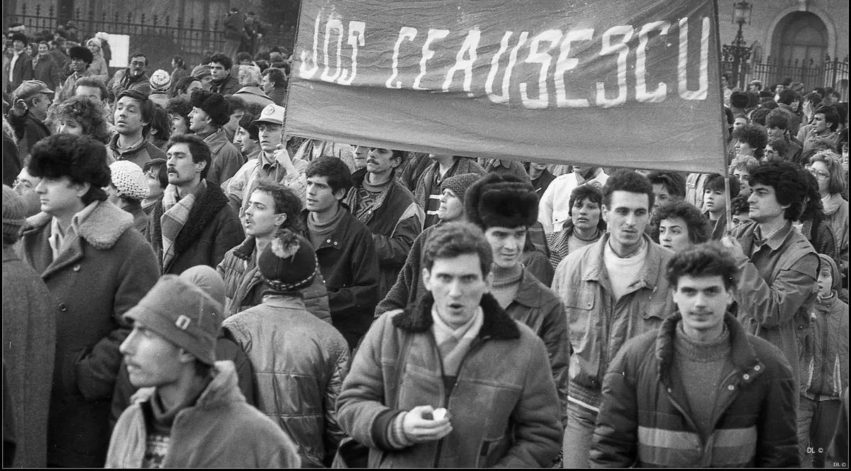 28 de ani de la revoluție. Ce ar trebui să știe tinerii despre comunism
