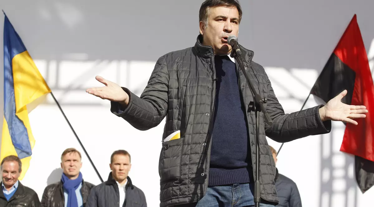 Saakașvili amenință că se aruncă de pe o clădire