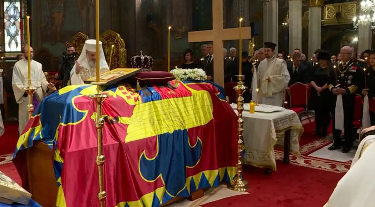 Patriarhul Daniel, la slujba pentru Regele Mihai: „Regretăm că această catedrală este prea mică”