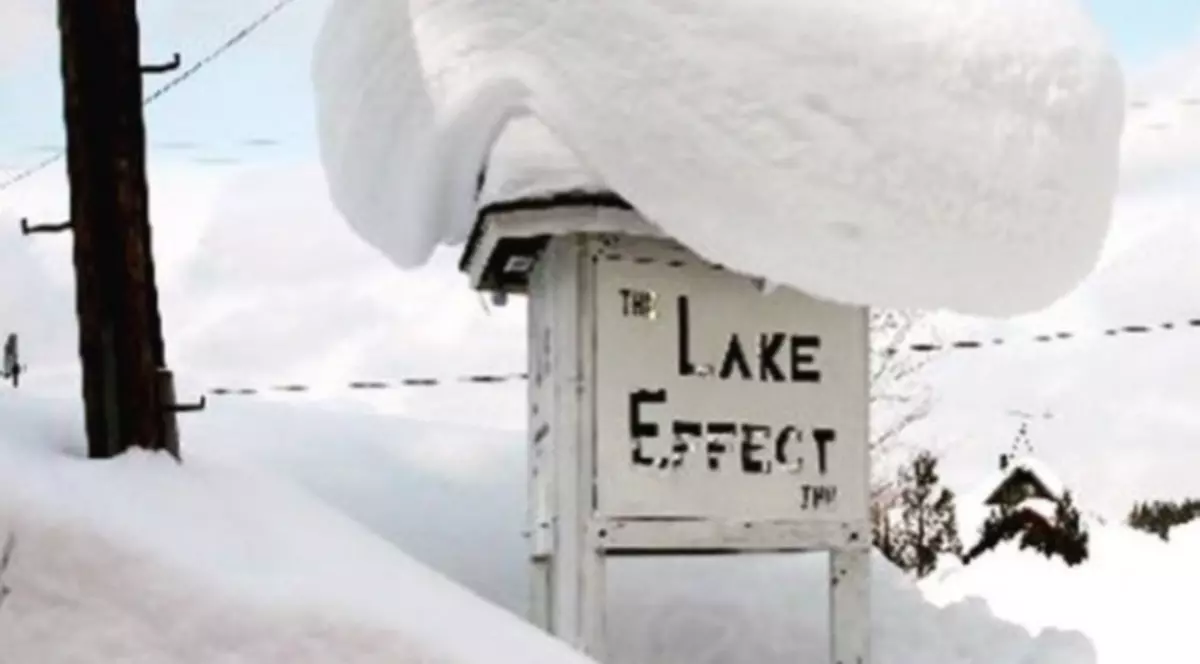 Un oraș american a fost îngropat de zăpadă. Autoritățile au decretat stare de urgență