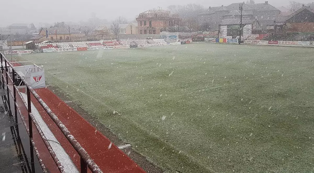 Liga 2, etapa a 20-a. Hermannstadt a câștigat la Balotești. S-a jucat în mlaștină și pe zăpadă. În viscol, UTA - Chindia 2-1. Bravo, FRF! | FOTO