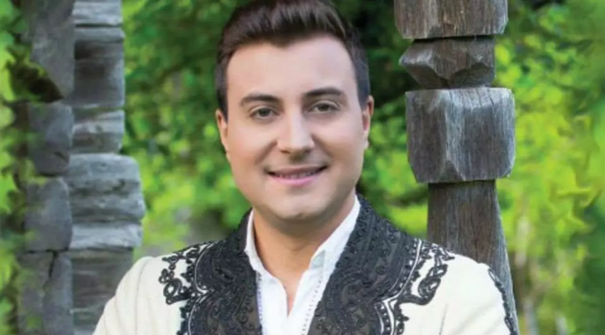 Interpretul de muzică populară Valentin Sanfira a trăit într-o sărăcie lucie. 