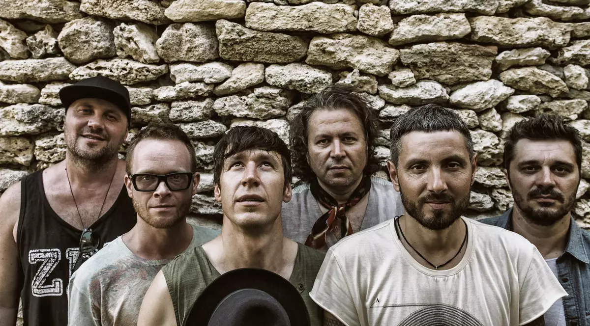 Zdob și Zdub își duc ”Bunica” să bată toba peste Ocean