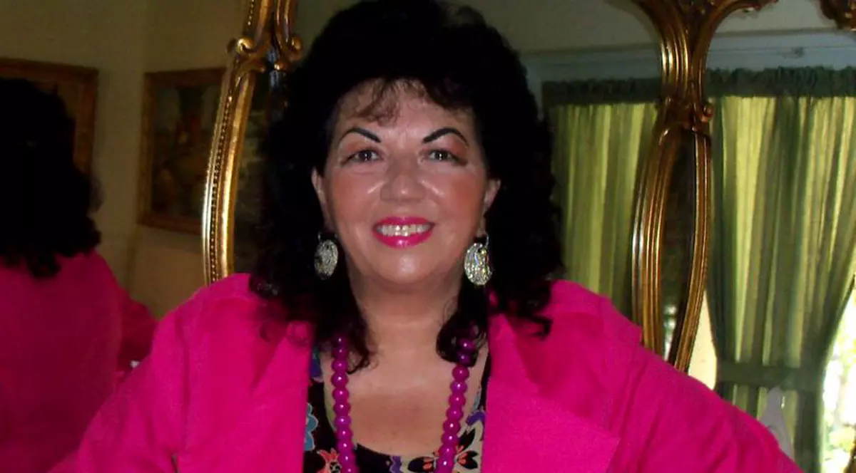 Carmen Harra, răsfățată cu cadouri scumpe încă de la început de an. Ceas de lux și mașină nouă