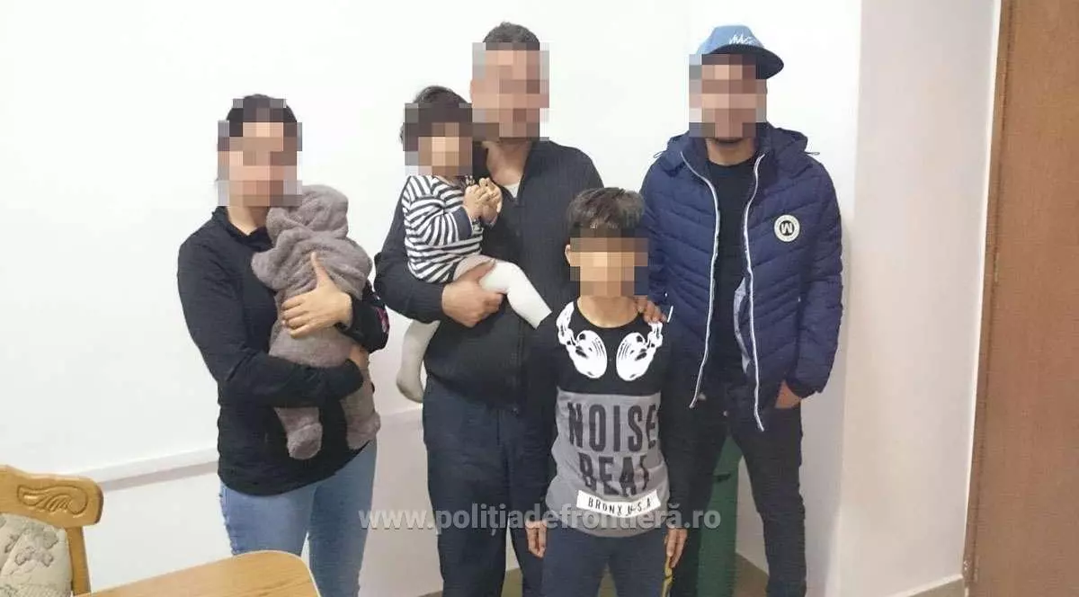 Au vrut să treacă granița ilegal cu un bebeluș de două luni. Familia de irakieni a fost prinsă la frontiera cu Ungaria