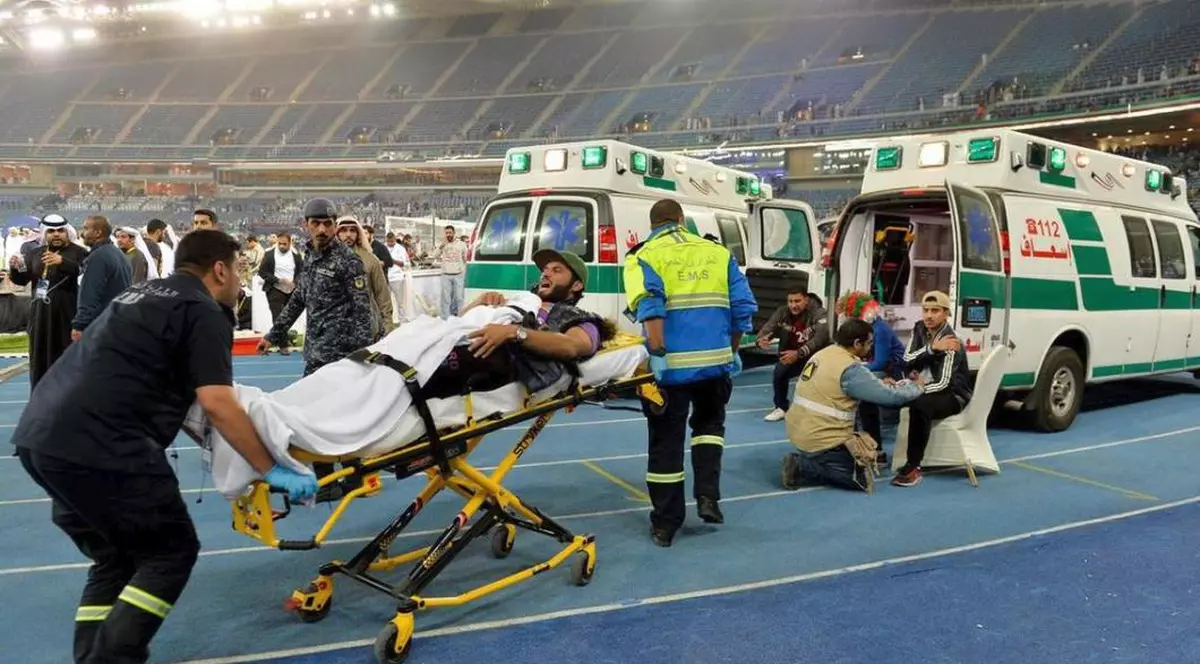 S-a rupt stadionul! 40 de oameni au fost răniți la finala Cupei Golfului