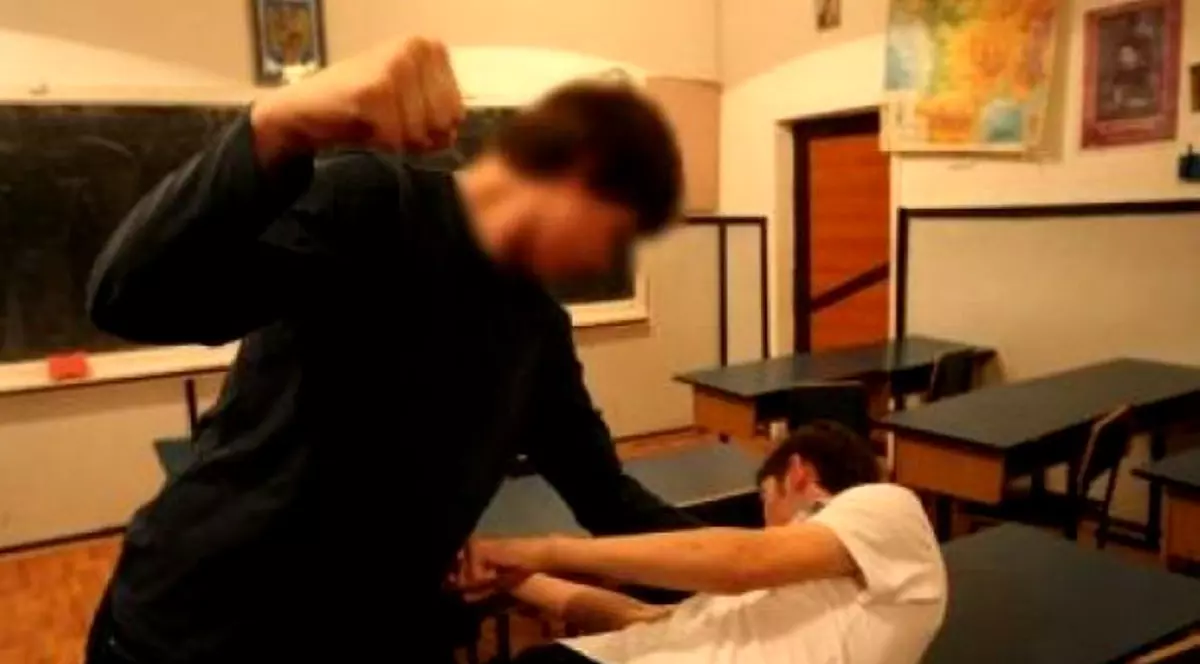 Un elev ar fi fost bătut de învățătoare la o școală din Călan