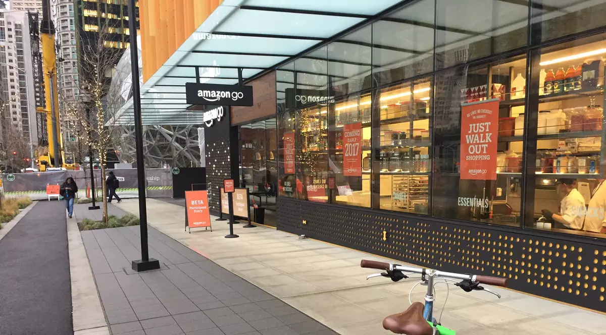 Amazon inaugurează primul magazin Amazon Go, fără cozi și fără casiere