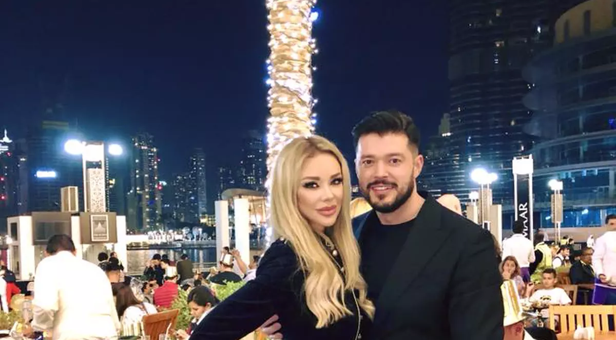 VIDEO/Bianca și Victor Slav au făcut Revelionul la un mall din Dubai. Ea s-a încâlțat în teneși!