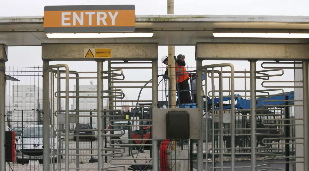 Marea Britanie va plăti încă 44 milioane de lire sterline Franței