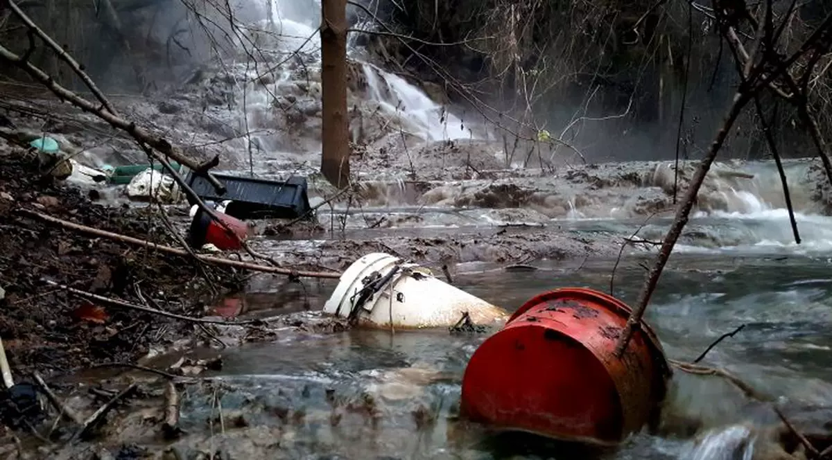 Cascada cu ape termale din Geoagiu Băi
