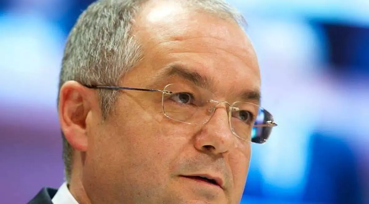 Mezina primarului Emil Boc a obținut o notă mai mică la Istorie după contestații. Primarul Clujului, Emil Boc, vorbind la microfon, în timpul unui eveniment