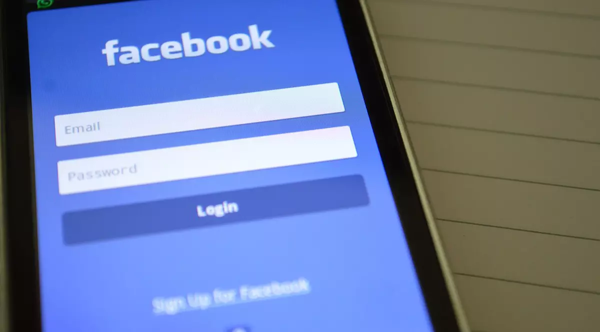 Campanie Facebook privind gestionarea datelor personale