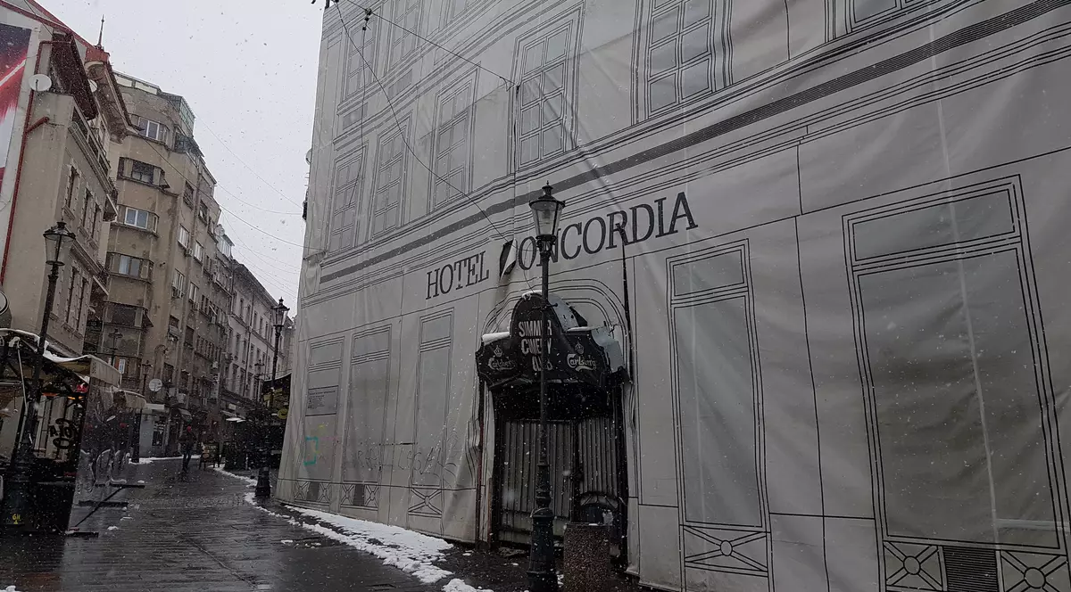 FOTO/Istorie acoperită de gunoi. Clădirea în care Cuza a semnat actul Unirii e o ruină de care nu-i pasă nimănui