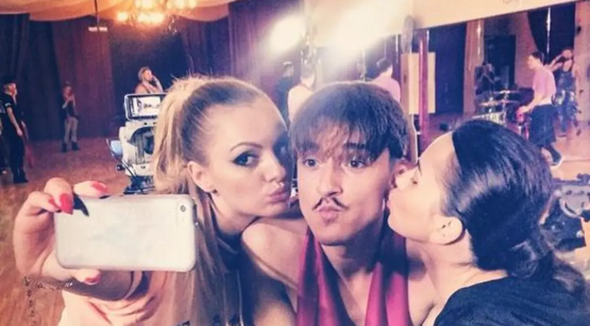 Coregraful principal de la Vocea României a recunoscut că este bisexual.