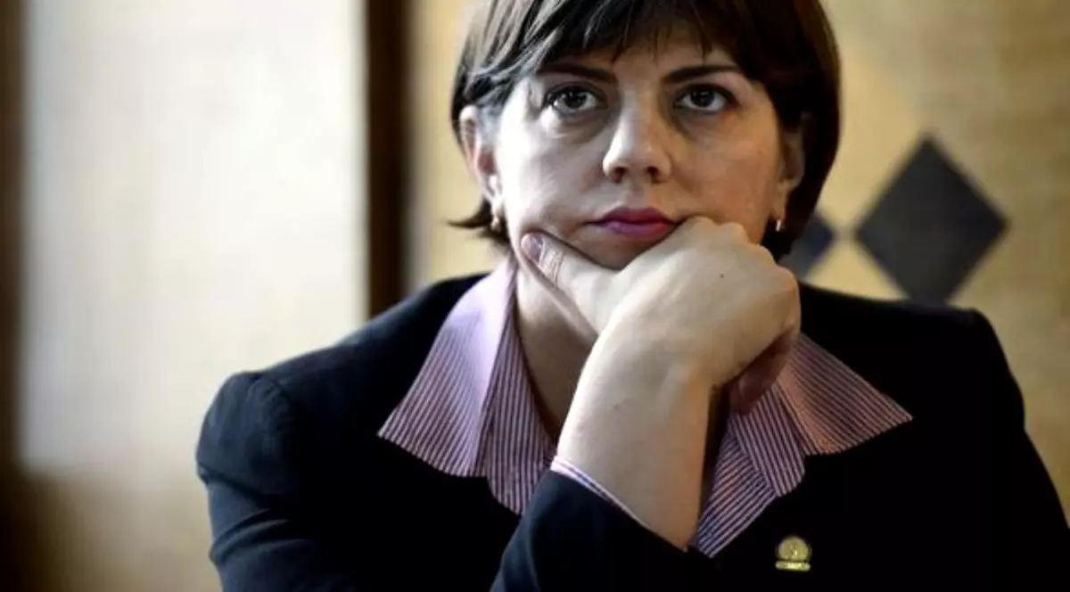 Laura Codruța Kovesi, primul procuror-șef DNA revocat din funcție. Laura Codruța Kovesi, îngândurată, cu mâna la bărbie