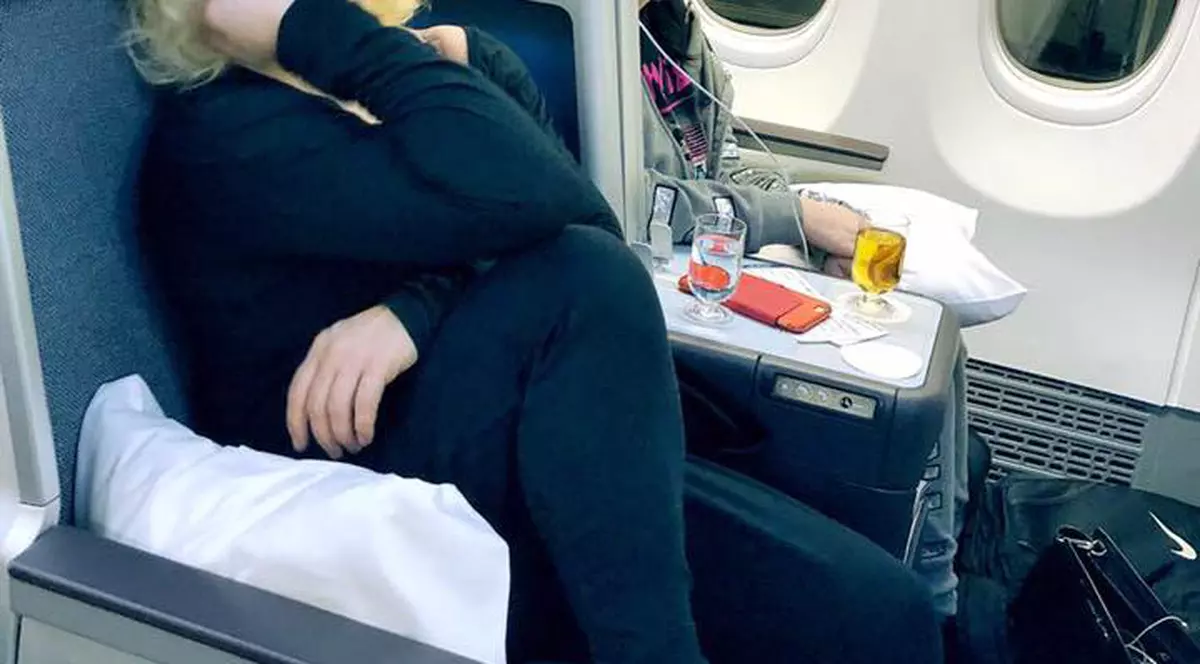 EXCLUSIV/ Loredana, vacanță într-o vilă de lux inspirată de satele omaneze. Imagini spectaculoase cu vedeta