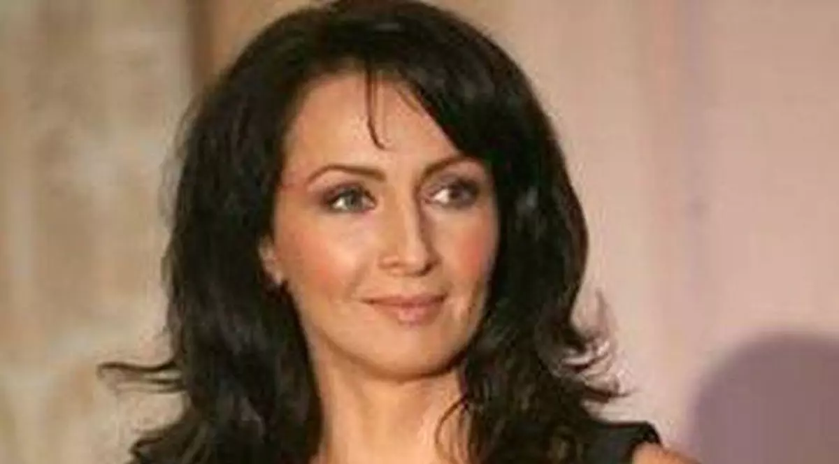 Cum a cunoscut-o pe Mihaela Rădulescu cea care i-a devenit soție fratelui ei. Nici la nuntă n-a fost, dar s-au întâlnit la spital