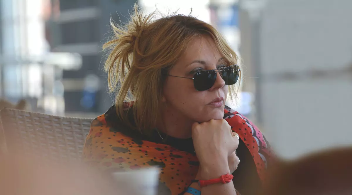 Actrița Natalie Ester, agresată în scara blocului. "Mă aștepta să-și facă numărul, cu s..a pe-afară și pantalonii coborâți"