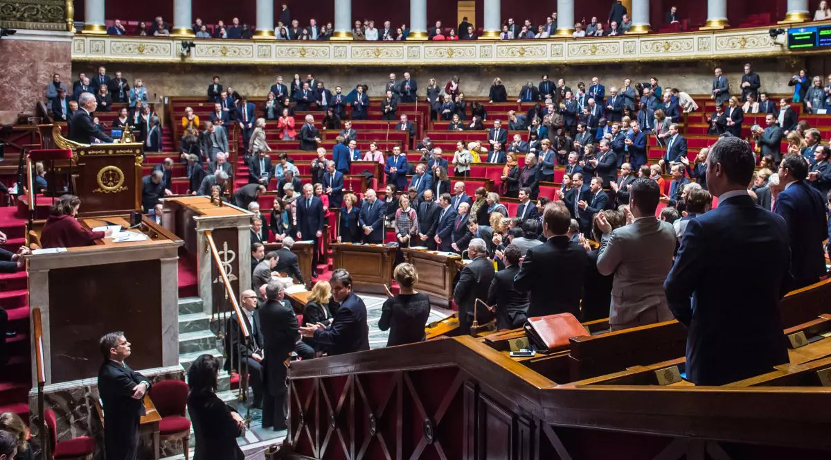 Francezii au dreptul prin lege ”să facă greșeli”