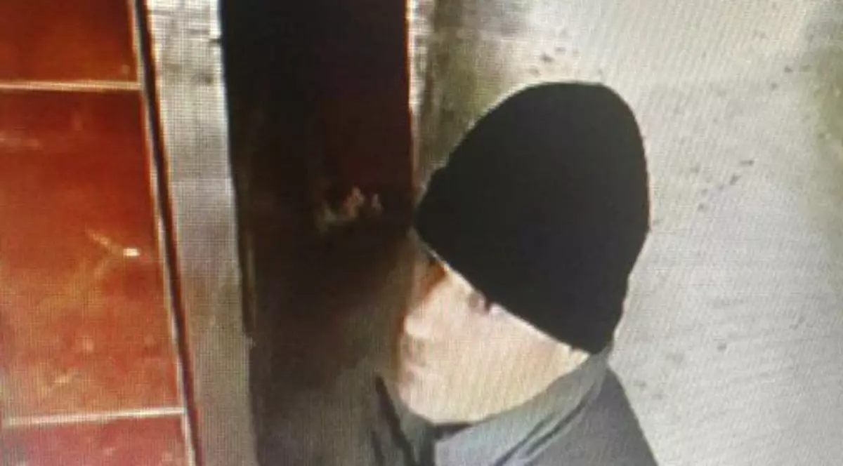 Momentul în care polițistul pedofil Eugen Stan putea fi dovedit că abuza copii s-a petrecut în 2016, când bărbatul i-a băgat mână sub fustă unei tinere.