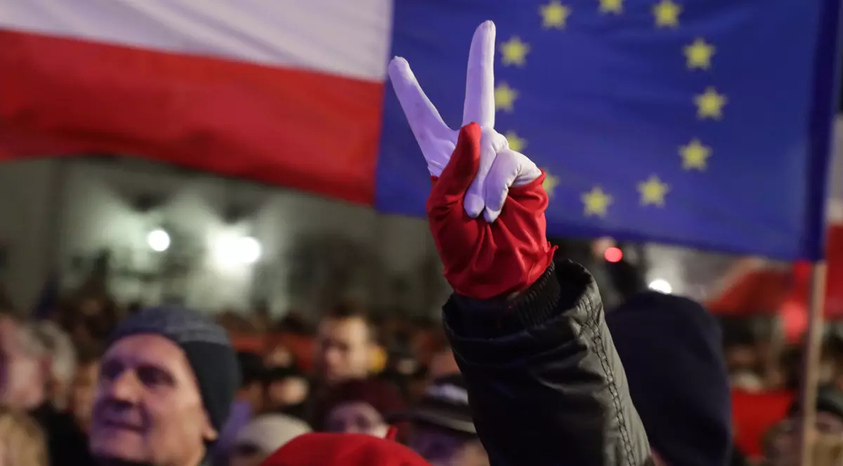 Polonia ar putea ieși din UE, avertizează Tusk