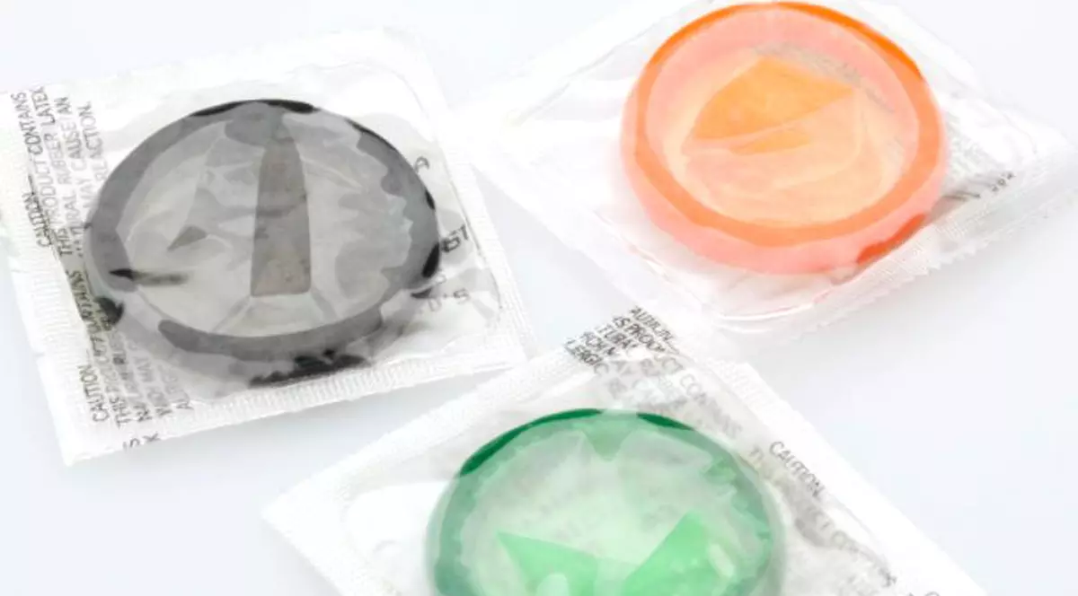 Zimbabwe se plânge că chinezii le-au făcut prezervative prea mici