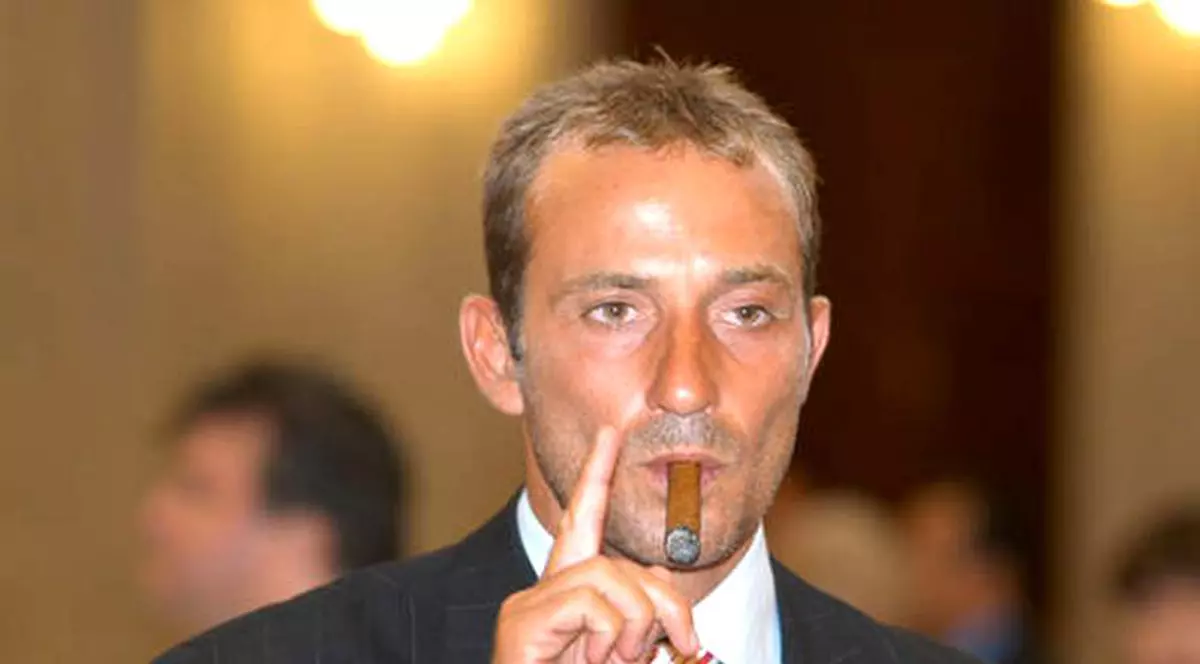 Cum poate obține Radu Mazăre azil în Madagascar
