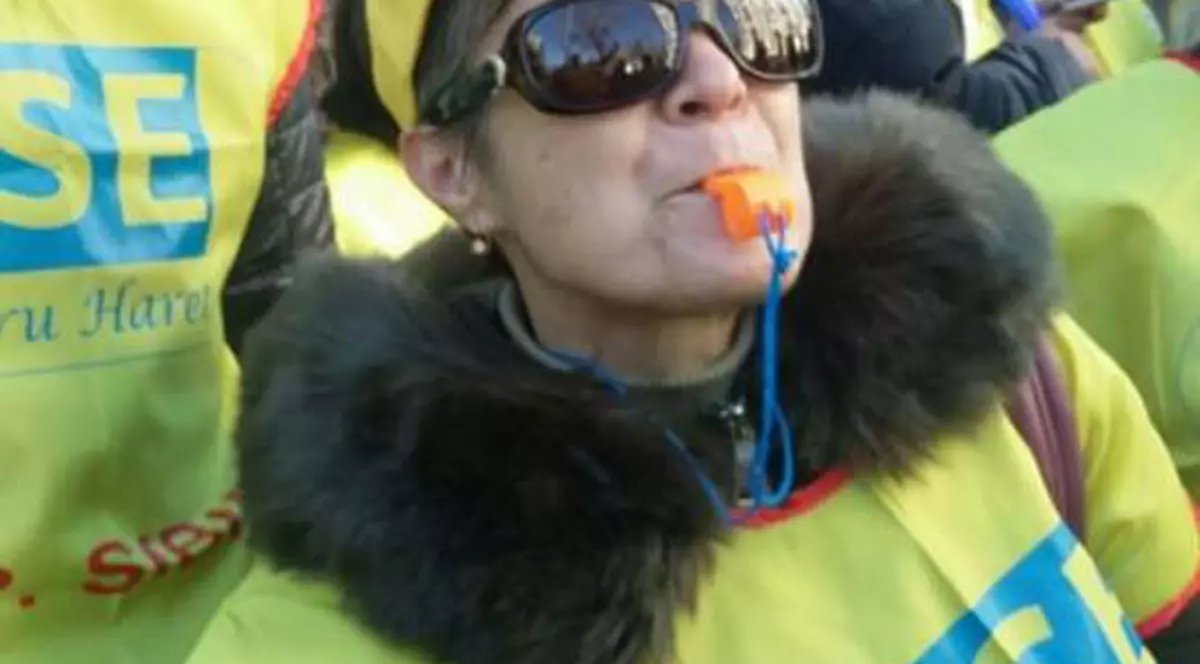 Sindicaliştii din Federaţia Spiru Haret au pichetat Ministerul Educaţiei